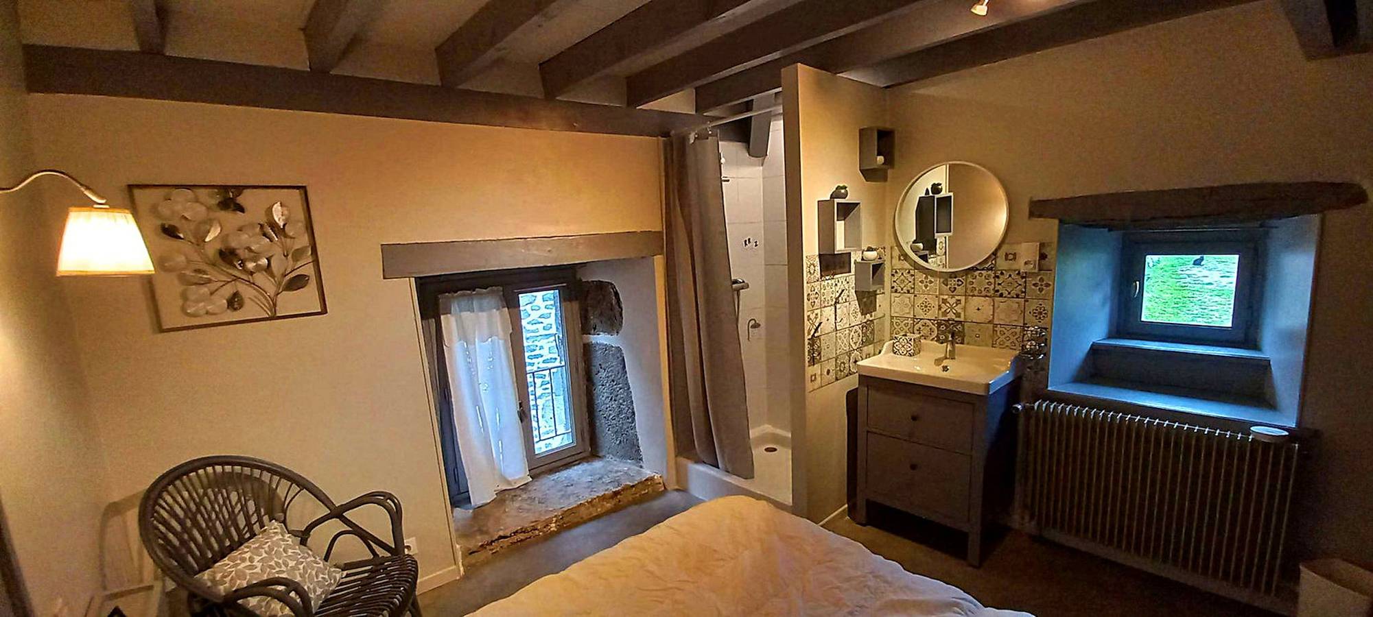 Charmantes Gîte Oliabou – Bergblick, private Terrasse & Wlan in Laurie, Region Saint-Flour