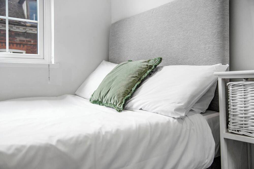 Entire apartment, Whiskawayhomes Taylor Bennett Apartment 3 in Worcester, Worcestershire