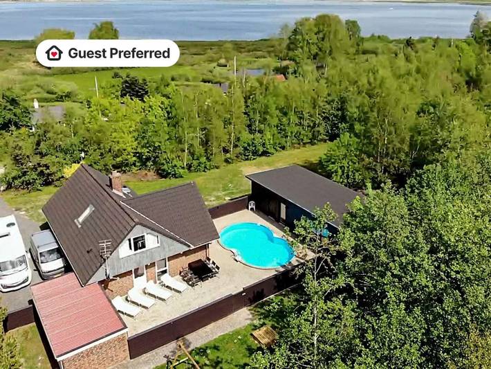 Ferieudlejning for 9 personer, med pool og terrasse, børnevenlig i Virksund