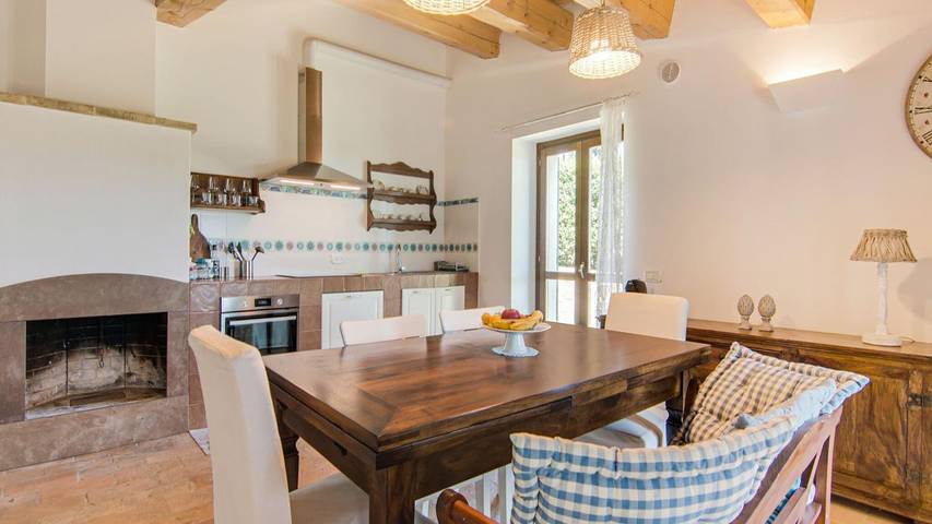 Cottage pour 3 personnes, avec jardin et piscine dans Villagrande (Mombaroccio)