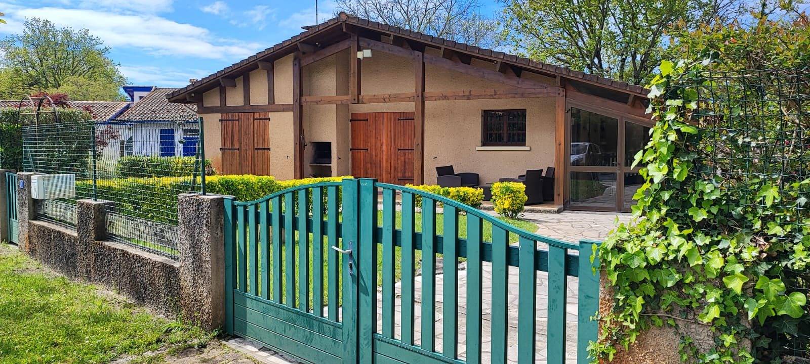 Maison gîte 3 chambres, parc 900 m², Lanton 33 in Cassy, Lanton