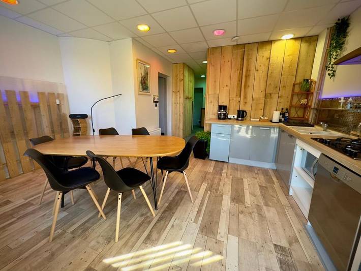 Gîte pour 10 personnes, avec jardin à Orcines - 2