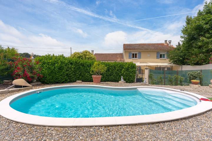 Location de vacances pour 6 personnes, avec Jardin au Parc naturel régional des Alpilles