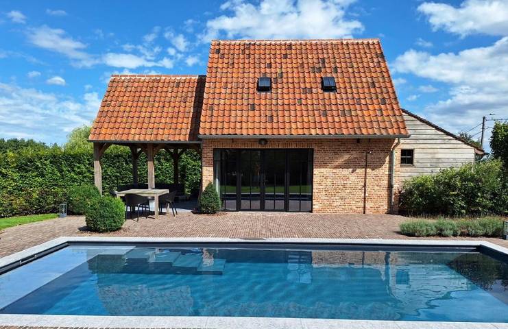 Location de vacances pour 2 personnes, avec vue et sauna ainsi que piscine et jardin à Ellezelles