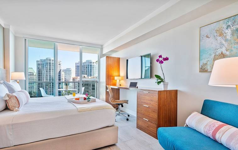 Vacation rental for 2 people, with balcony and hot tub in Coconut Grove