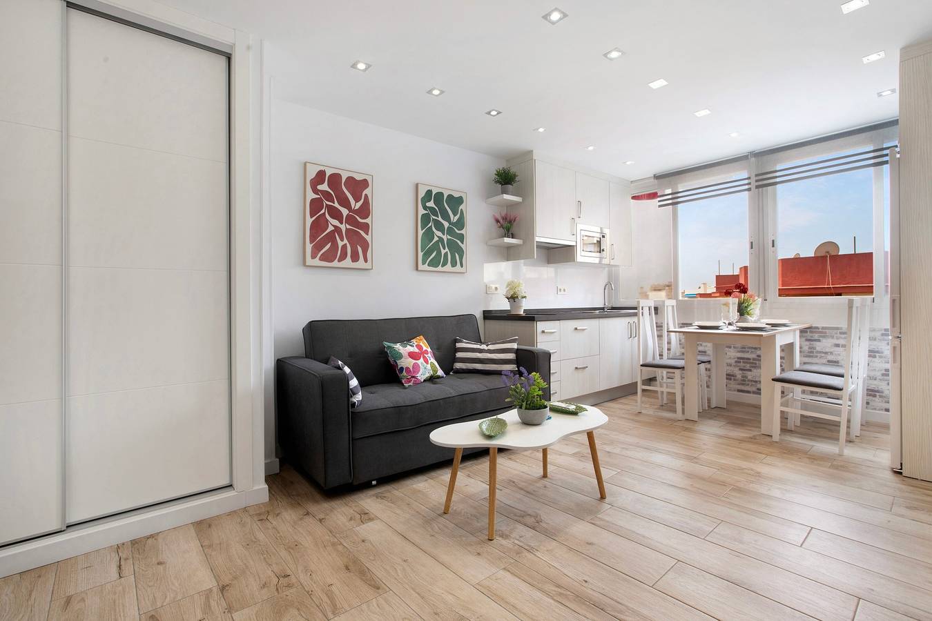 Entire apartment, Apartment 'Casa Eu' with Wi-Fi and Air Conditioning in Torremolinos Centre, Torremolinos