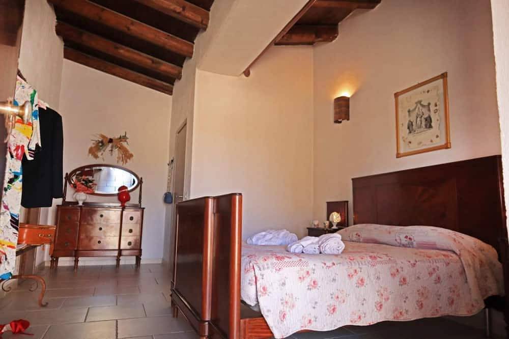 Beautiful Historic Double Room Elianna N.4 in Conversano, Bari Province