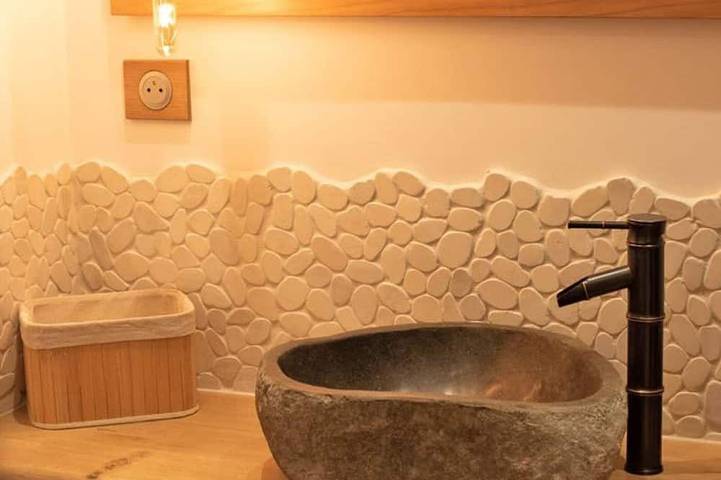 Renovated Loft with Private Pool & Spa - Peaceful Retreat in Auvergne in Cognat-Lyonne, Vichy region