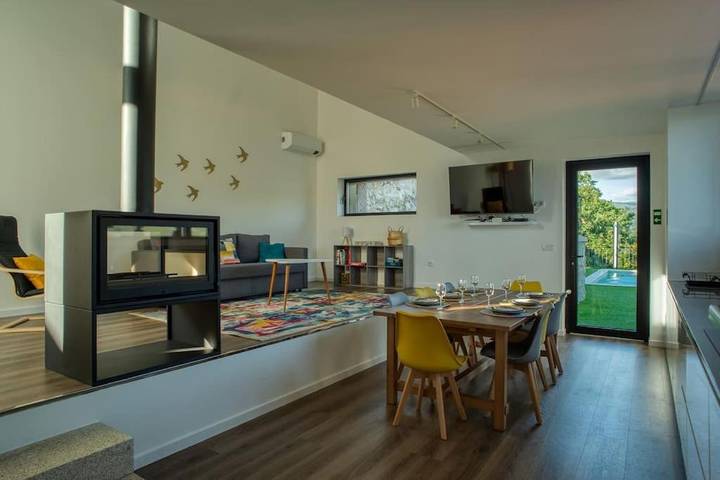 Location de vacances pour 6 personnes, avec vue ainsi que jardin et piscine dans Sistelo - 2