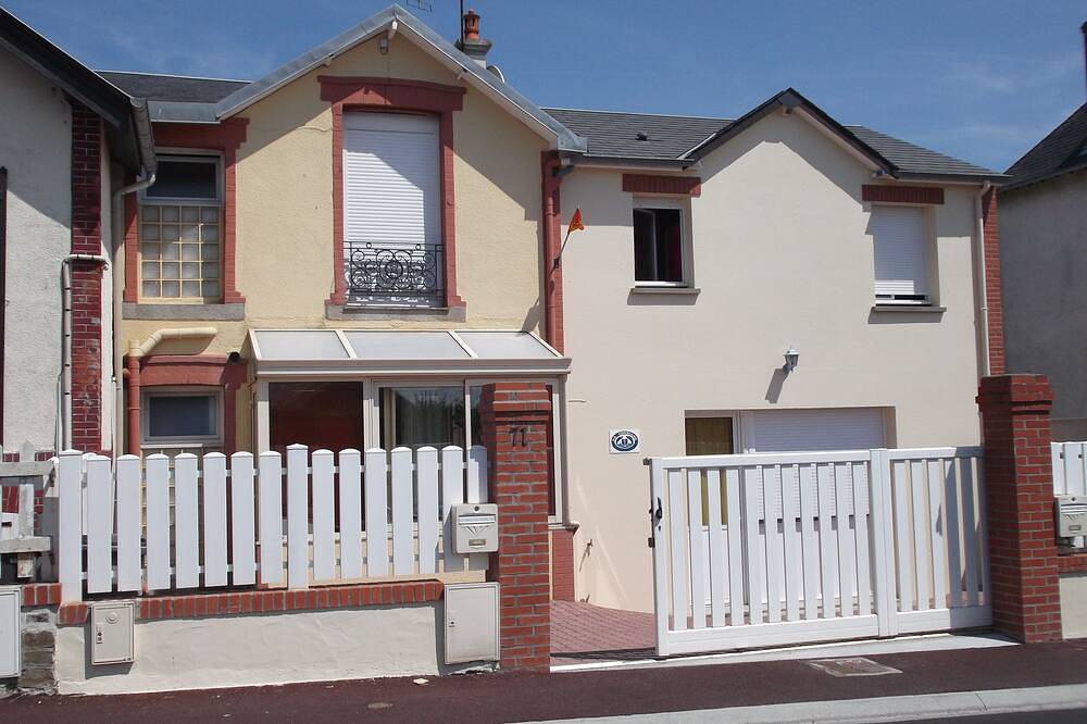 Granville und Chausey Inseln Haus 50 m vom Meer entfernt mit Garten und Terrasse in Granville, Côte de la Déroute
