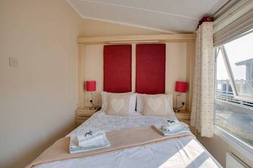 Static Caravan for 6 People in Weymouth, Jurassic Coast, Photo 1