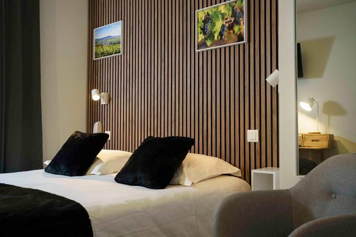 Hôtel pour 2 personnes, avec piscine ainsi que jardin et vue, animaux acceptés à Saint-Vérand (Saône-et-Loire) - 4