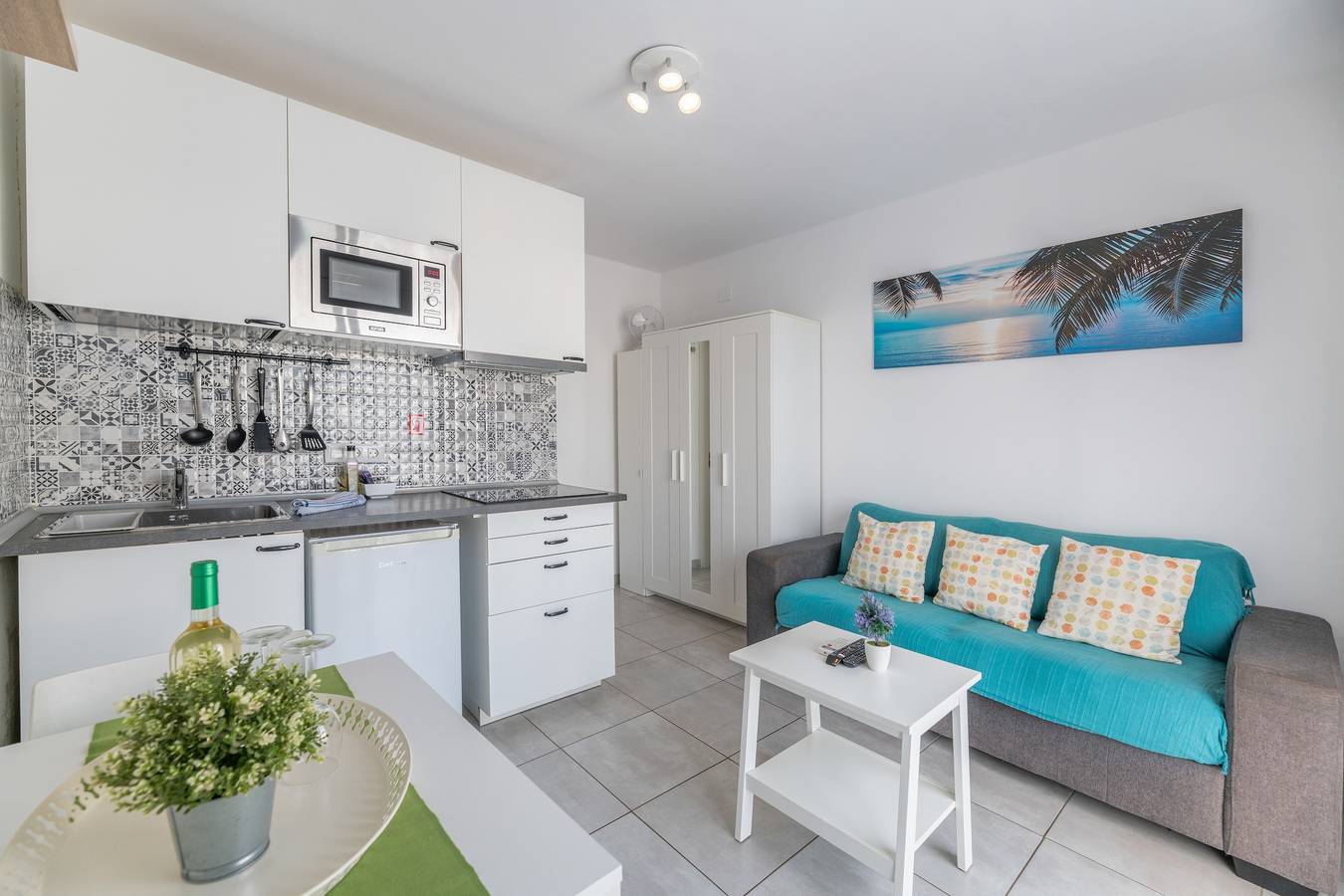 Appartement entier, Sueño Del Mar : vacances avec piscine partagée, Wi-Fi et climatisation in Puerto del Carmen, Tías