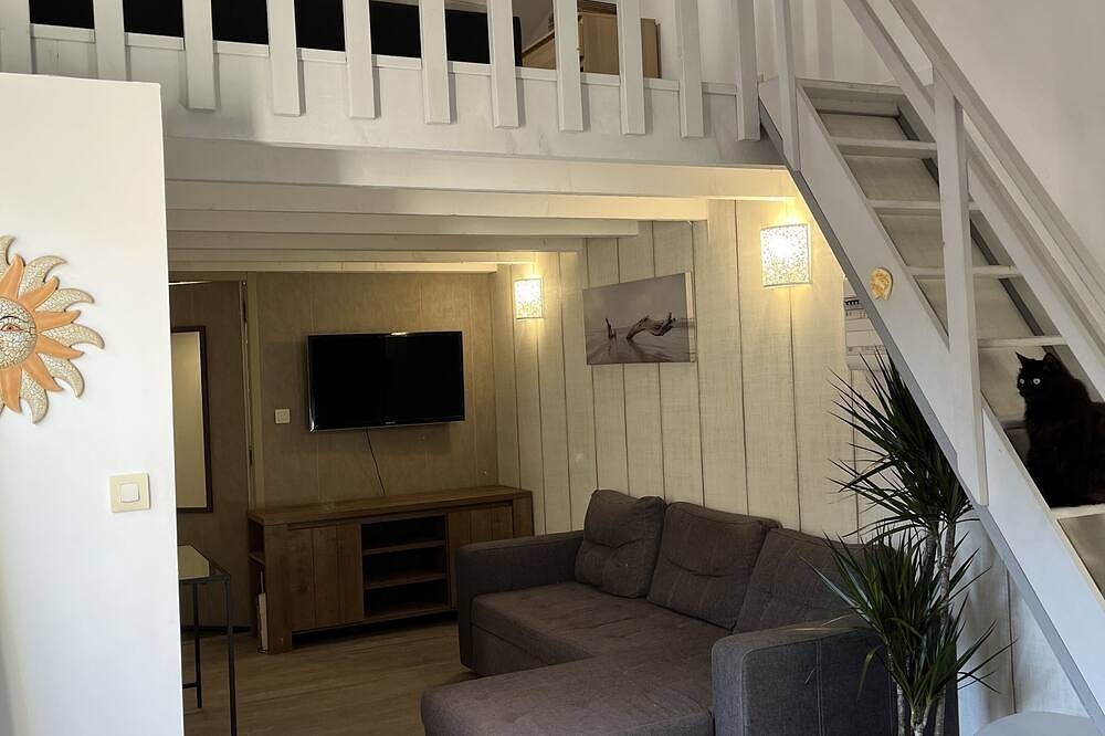 Entire apartment, U Paradisu Appartement Coquet in Istres, Istres region