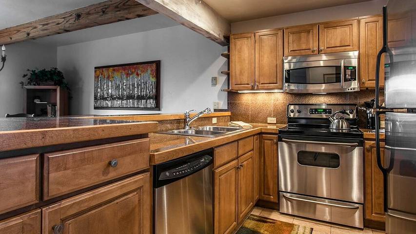 Vacation rental for 6 people, with balcony and sauna as well as pool and hot tub in Aspen Snowmass