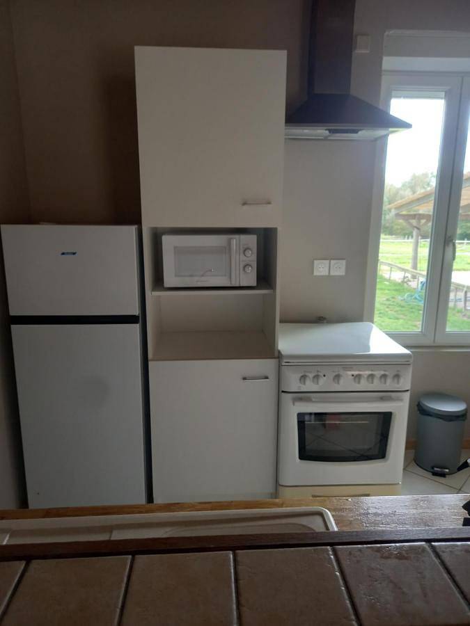 Location de vacances pour 3 personnes, avec jardin ainsi que terrasse et vue, adapté aux familles à Trévol - 4