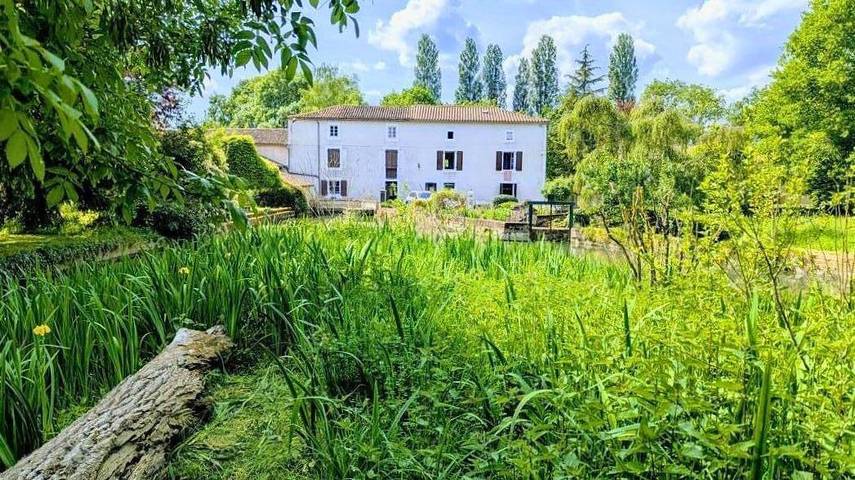 Gîte pour 11 personnes, avec Terrasse et Jardin