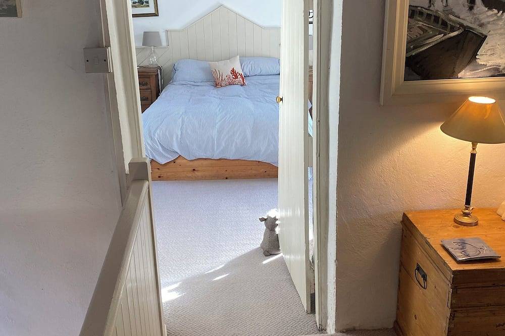 400 year old traditional West Cork farmhouse , Ireland in Skibbereen-West Cork, County Cork