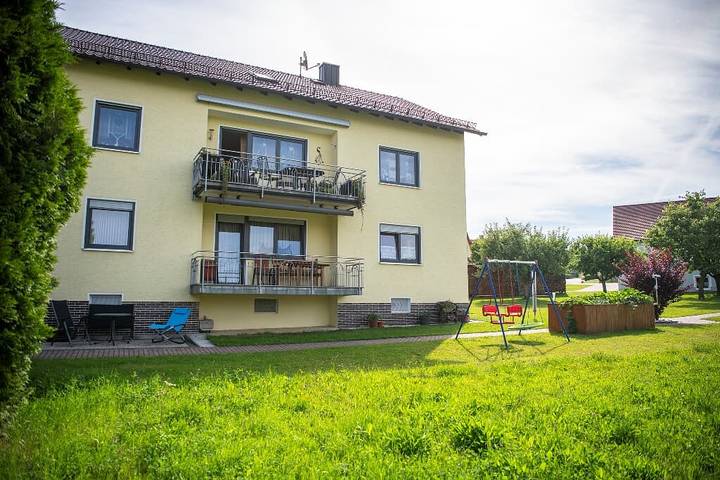 Ferienwohnung für 4 Personen, mit Balkon und Balkon/Terrasse sowie Terrasse und Garten in Moosbach