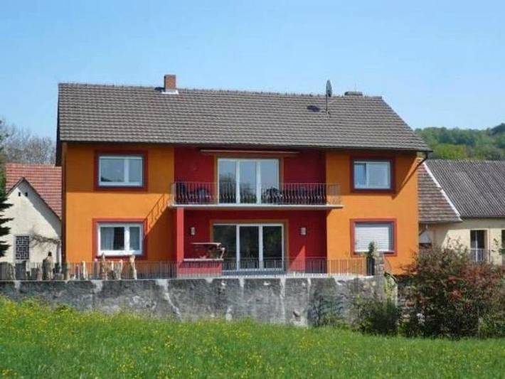 Ferienwohnung für 6 Personen, mit Ausblick und Garten sowie Balkon in Lautertal