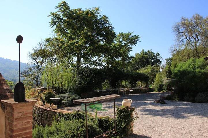 Spacious Apartment in lovingly restored Countryhouse in Montone (Italia), Valtiberina