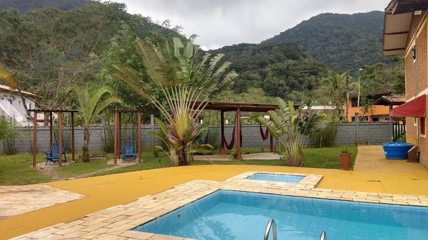 Casas e apartamentos de temporada para 2 pessoas, com piscina e vista e ainda jardim and terraço em Lagoinha (Ubatuba)