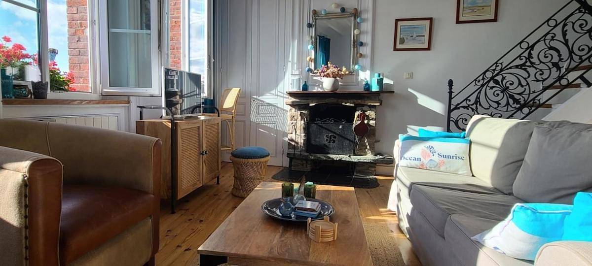 Appartement entier, Appartement de charme en duplex face au port de Barfleur in Barfleur, Région de Cherbourg