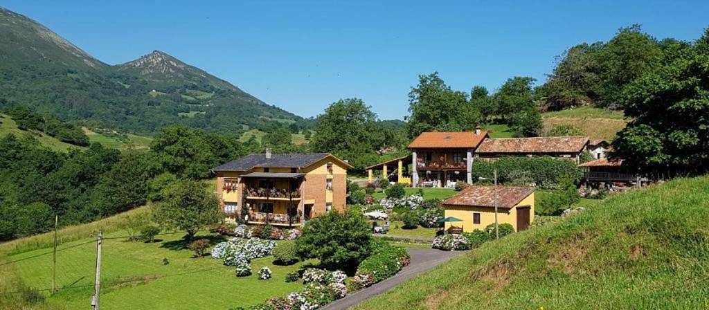Casa rural para 8 personas, con Terraza y Jardín en Caldueño