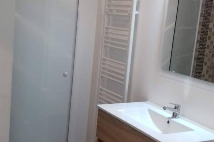 Ganze Wohnung, Großer T3 mit Garten, beheiztem Pool und Strand 700 m in Combrit, Côte de Cornouaille