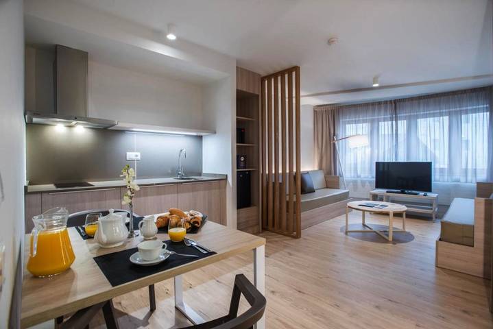 Hôtel pour 3 personnes, avec terrasse et piscine dans Escaldes-Engordany - 4