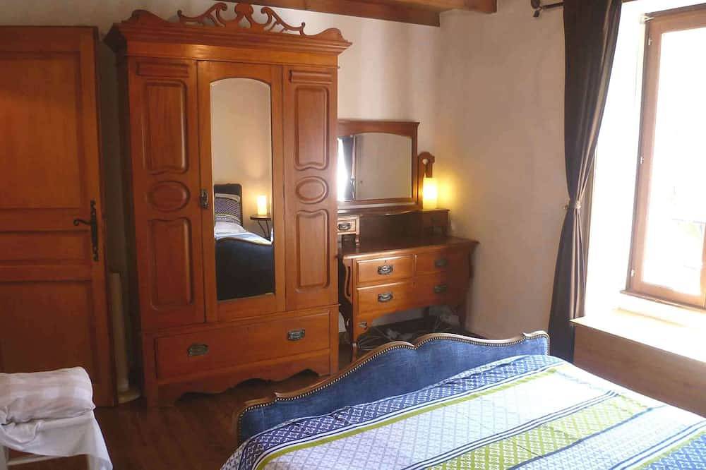 Les Glycines Gites in Vernoux-en-Gâtine, Deux-Sèvres