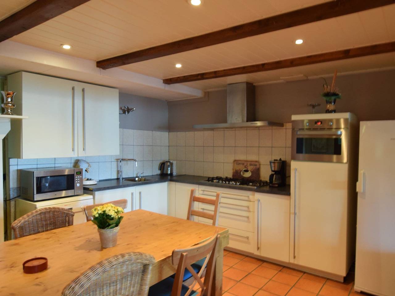 Farmhouse in Oosterwijk by River Linge in Groene Hart
