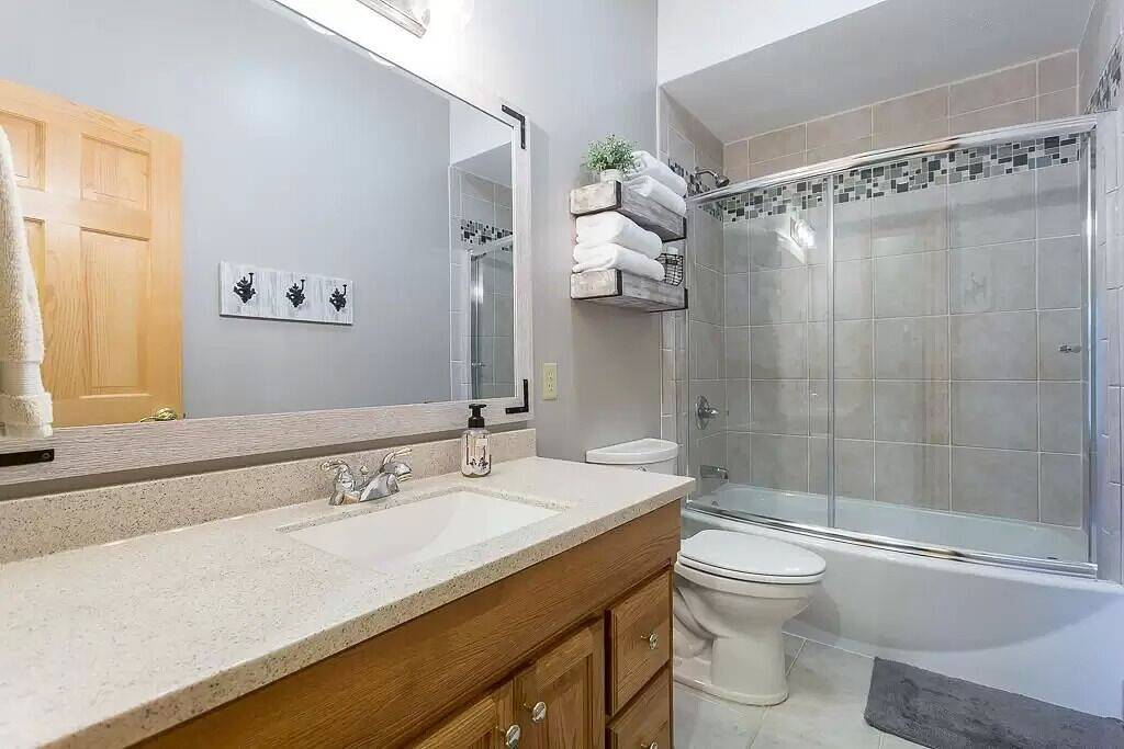 Unique Massanutten Lodge, Hot Tub, Game Room w/foosball and Gorgeous Views!! in Massanutten, Blue Ridge Mountains