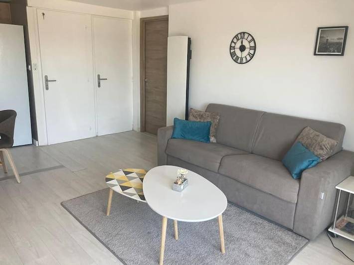 Gîte pour 4 personnes, avec terrasse et vue dans Challonges