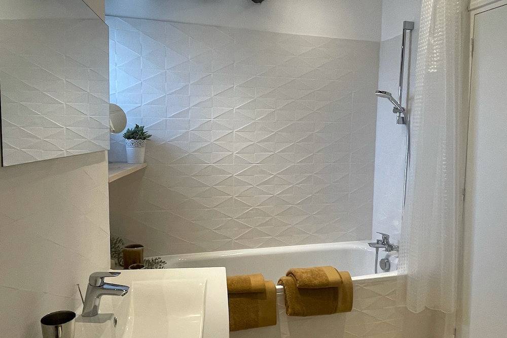 Entire apartment, Charming apartment in the village of Marly le roi near Versailles and Paris in Marly-le-Roi, Yvelines