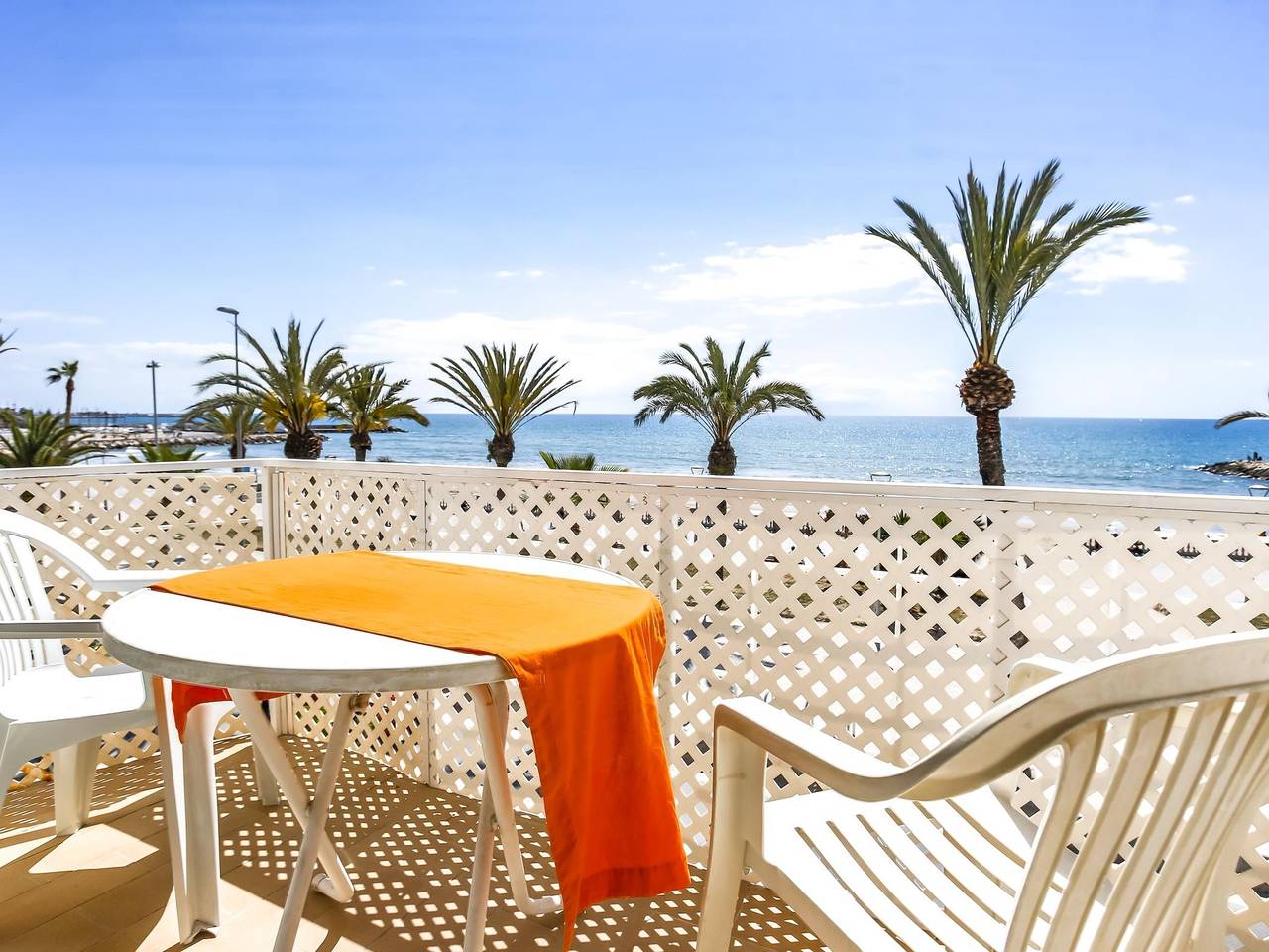 Apartamento vacacional entero, Liliane apartamento rústico con vistas a mar in Sitges, Garraf