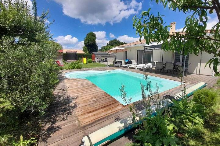 Location de vacances pour 6 personnes, avec jardin et terrasse à Listrac-Médoc