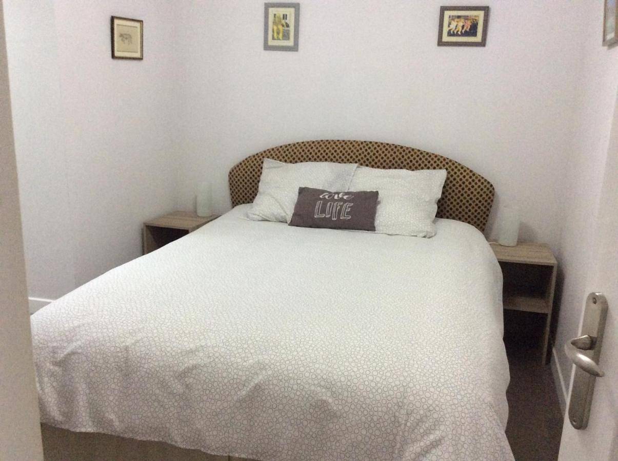 Appartement entier, Apartment in Gouarec, Région de Guingamp