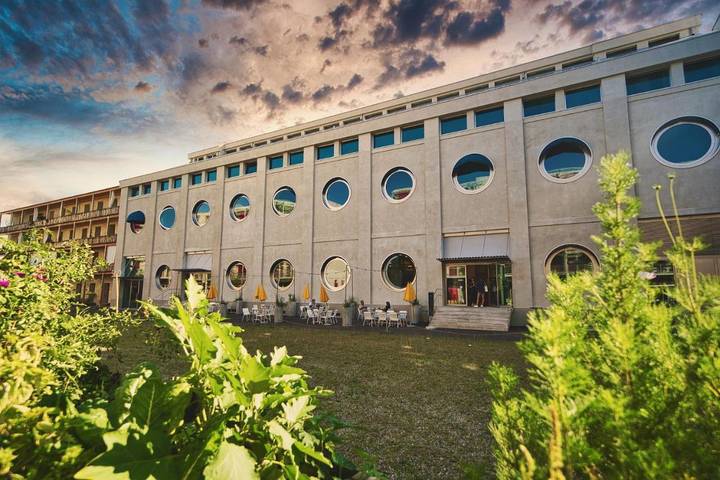 Hostel, mit Terrasse und Garten sowie Ausblick in Basel
