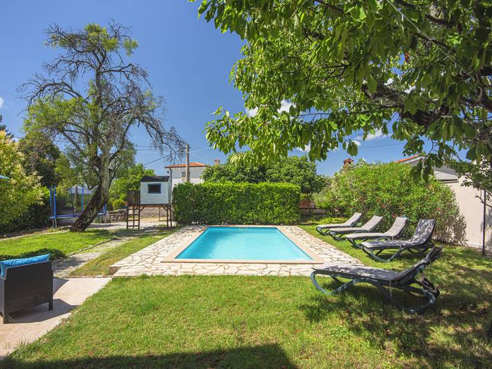 Ferienhaus für 12 Personen, mit Terrasse