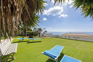 Villa for 4 People in Luz, Faro District, Photo 1