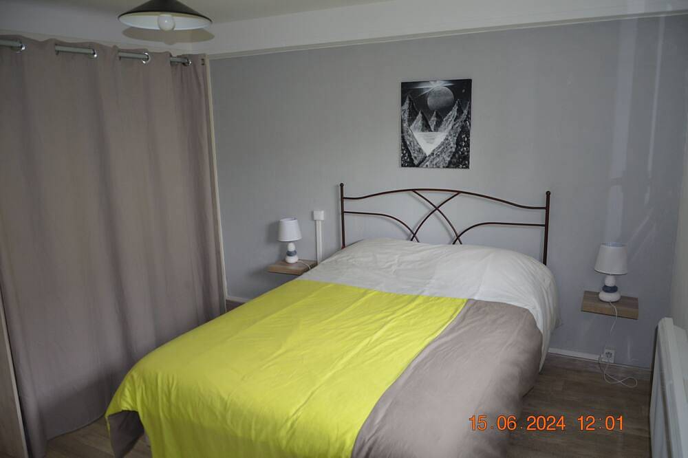 A louer chambre en Rdc dans une villa à étage au calme à 2 mn du centre ville in Cavaillon, Parc naturel régional du Luberon