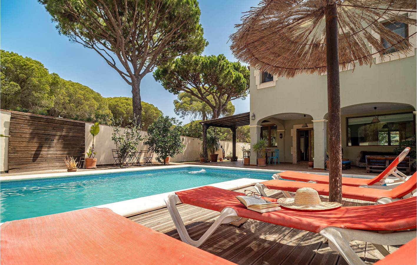 Apartamento de Lujo con Piscina y Parking - Cerca de Pizzeria. in Conil de la Frontera, Costa de la Luz