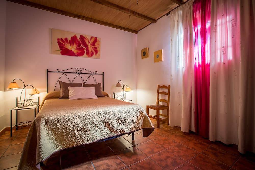 Casa rural acogedora con piscina y barbacoa en plena naturaleza. in Almogía, Provincia de Málaga
