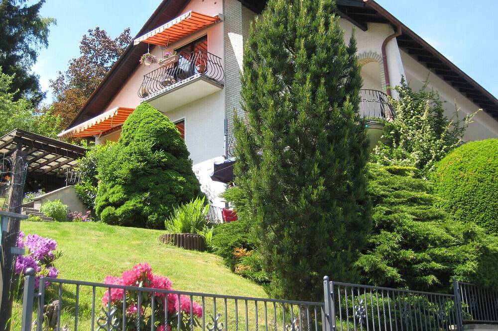 Ganze Wohnung, Ruhe & Entspannung direkt am Waldrand in liebevoll eingerichteter Ferienwohnung in Weilrod, Hochtaunuskreis