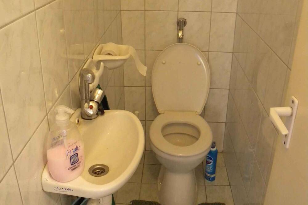 Ferienhaus mit überdachter Terrasse und Grill in Szabadifürdő, Siofok