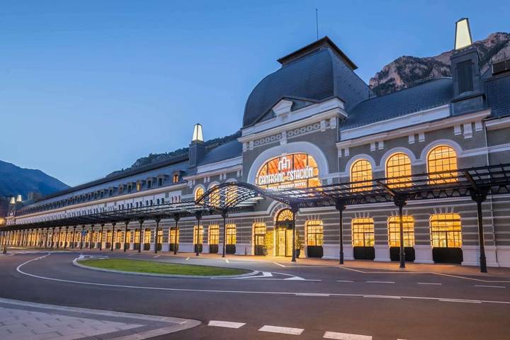 Hôtel pour 3 personnes, avec vue et piscine à Canfranc - 2