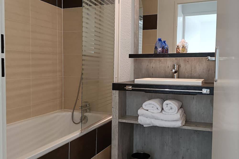 Entire apartment, T1 Bis Dans Résidence Avec Piscine D91 in Salies-de-Béarn, Béarn