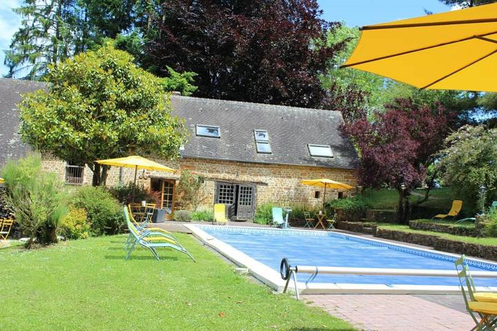 Location de vacances pour 15 personnes, avec piscine ainsi que jacuzzi et terrasse à Vimoutiers - 3