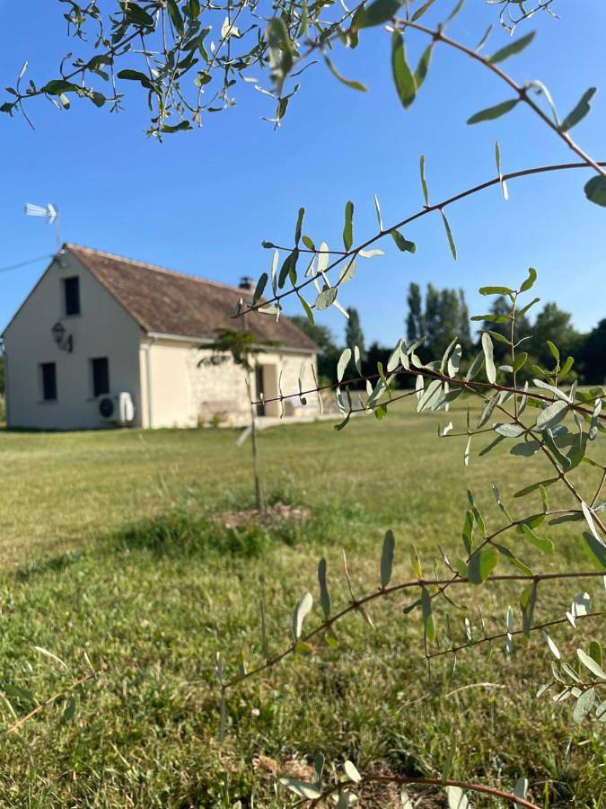 Location de vacances pour 6 personnes, avec Terrasse ainsi que Jardin et Vue à Saint-Valérien